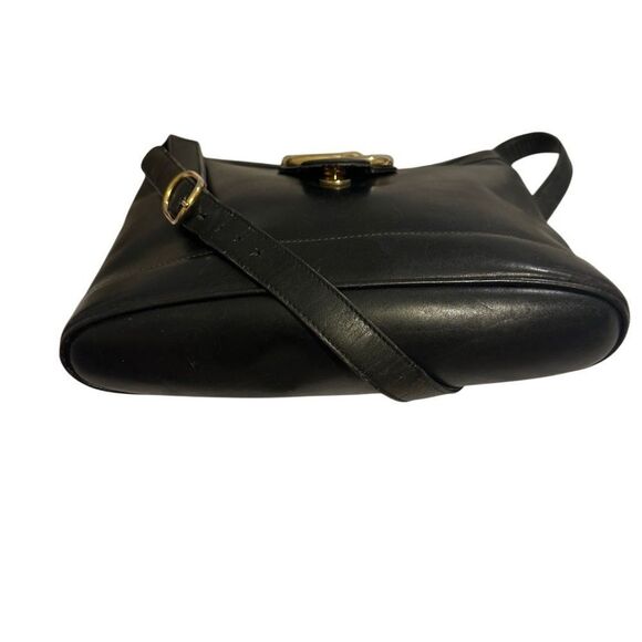 Gucci Black and Gold Leather Shoulder Bag with Iconic Logo - Picture 10 of 12